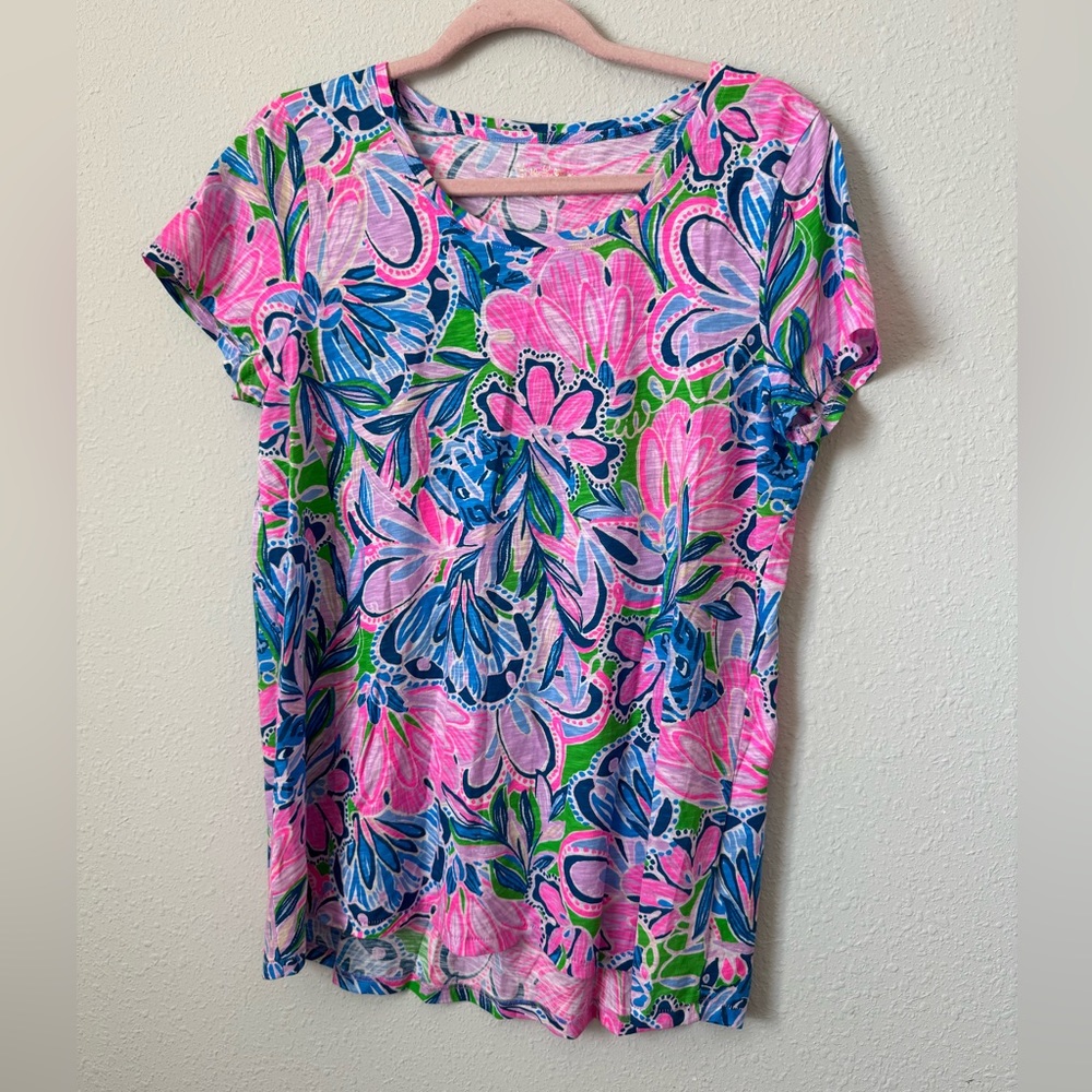 Lilly Pulitzer Tshirt size Large EUC